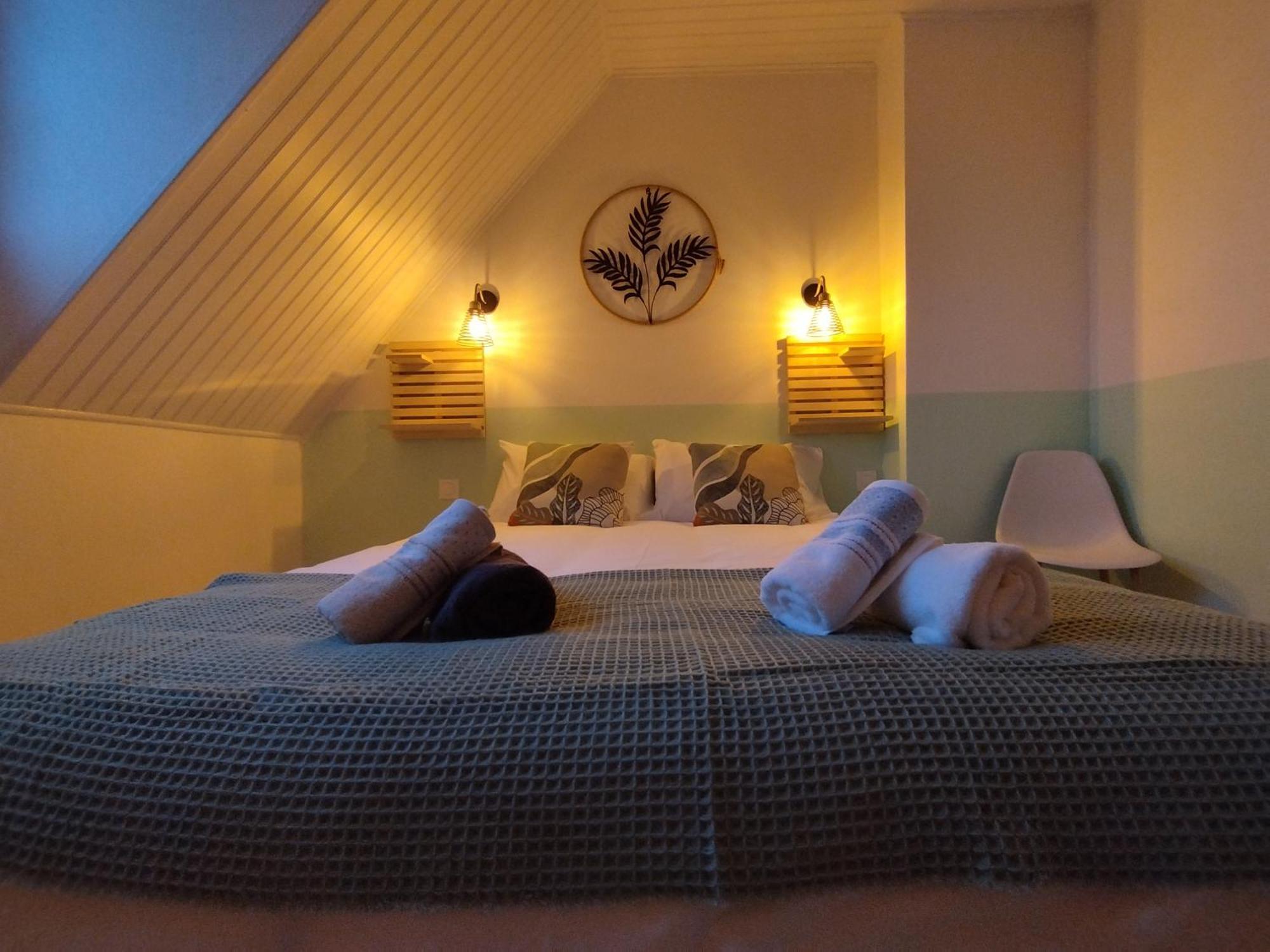 Au Pti' Bonheur Bed and Breakfast Saint-Coulomb Εξωτερικό φωτογραφία